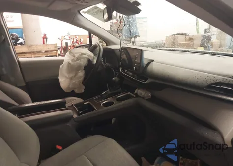 2022 Toyota Sienna Le z USA, uszkodzony, nr VIN 5TDBRKEC6NS132729